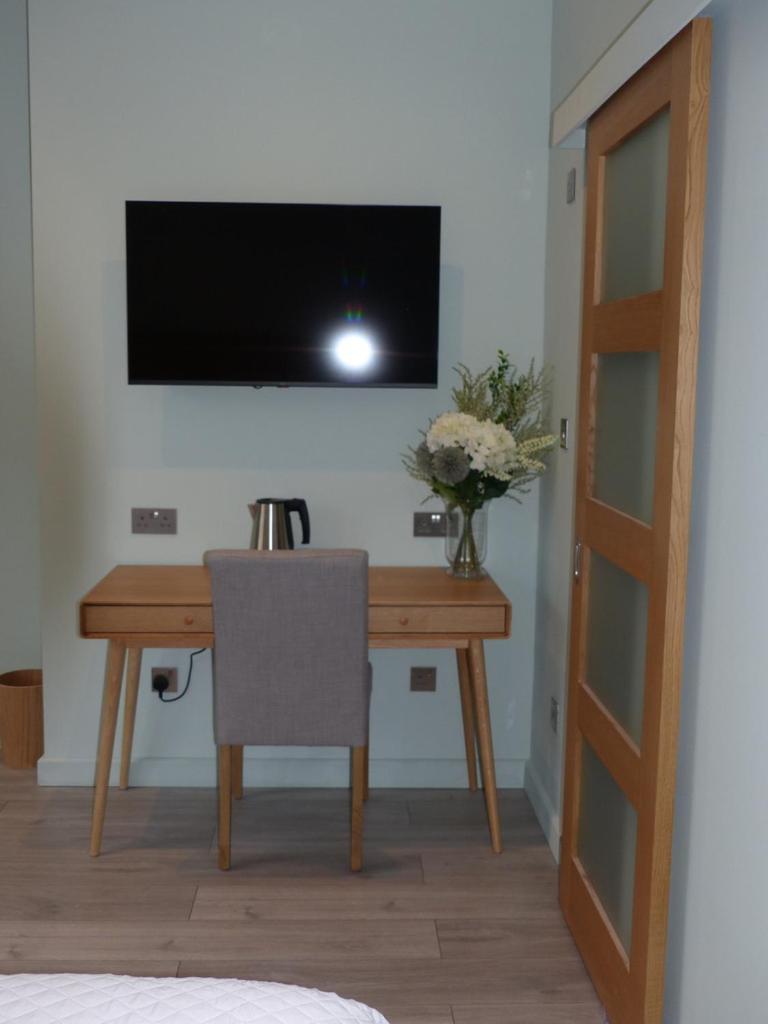 Hamilton Court Hotel Hoole Chester Extérieur photo