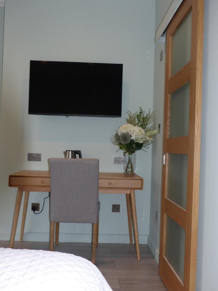 Hamilton Court Hotel Hoole Chester Extérieur photo