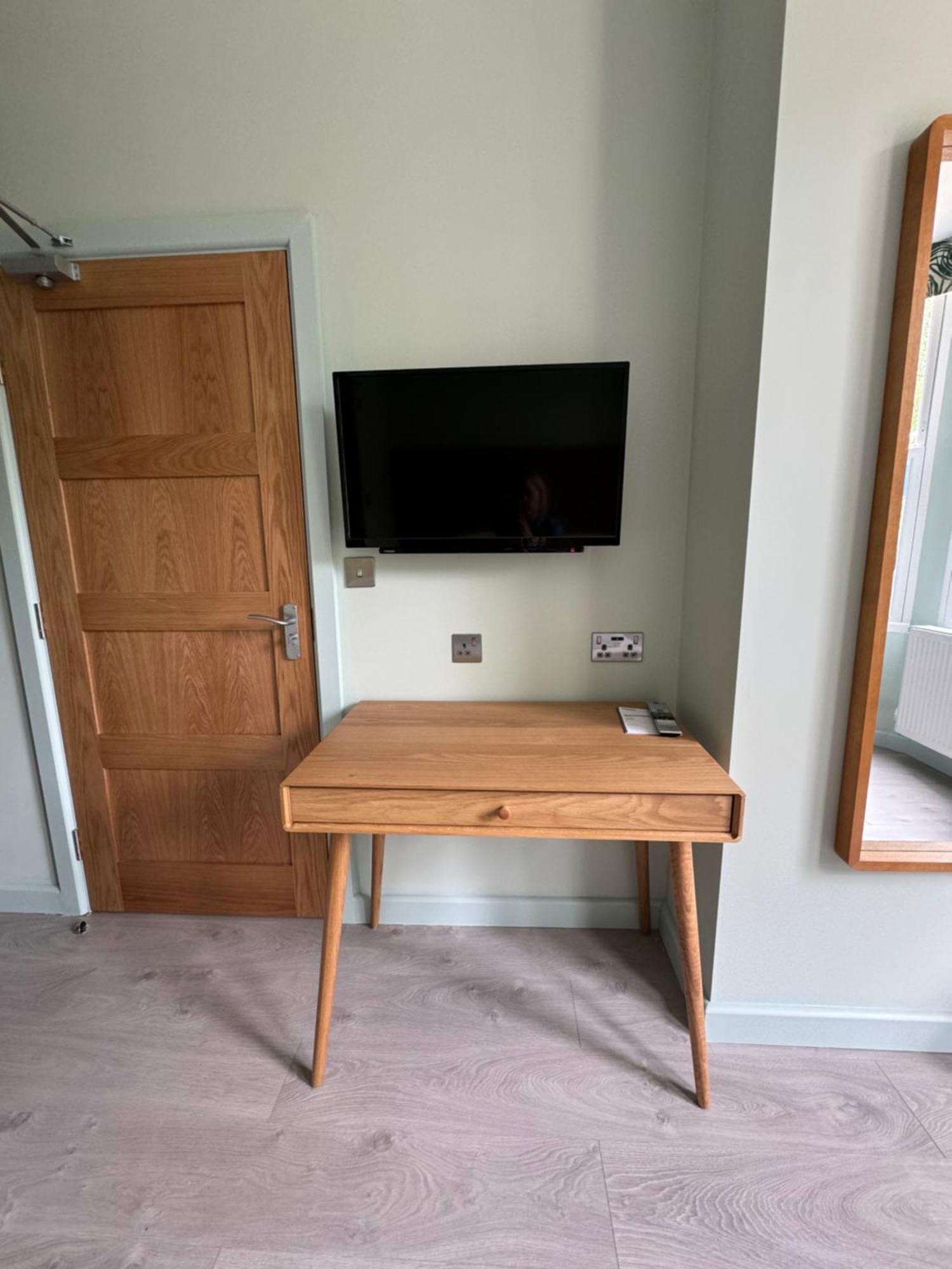 Hamilton Court Hotel Hoole Chester Extérieur photo